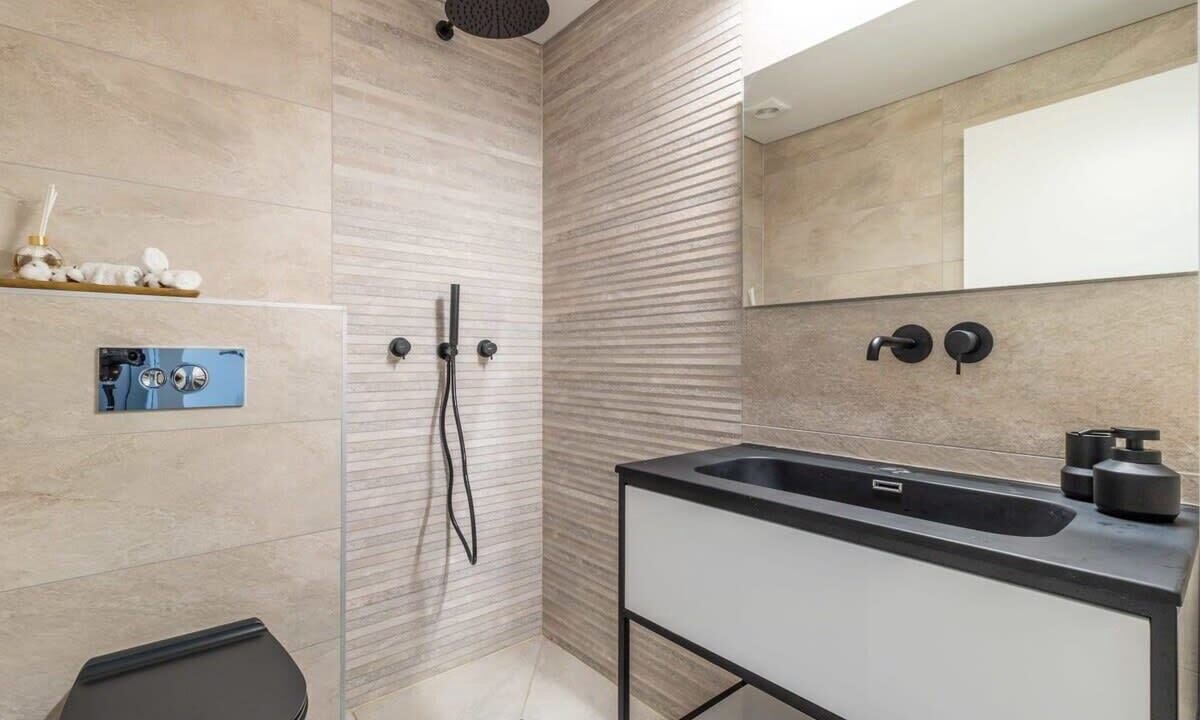 Photo of Bathroom in Kiryat Moshe