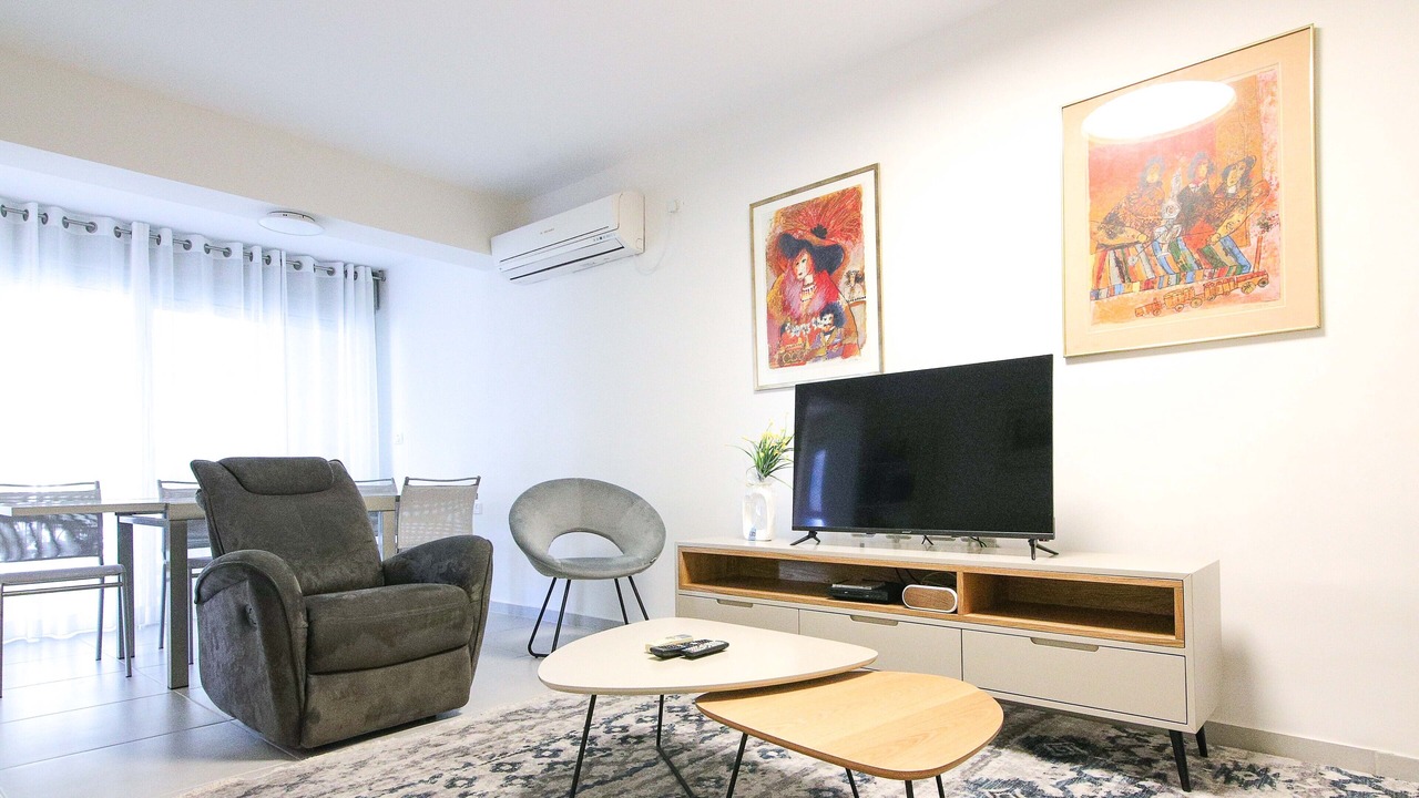 Photo of Livingroom in Emek Refaim