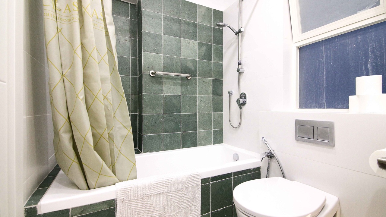 Photo of Bathroom in Emek Refaim