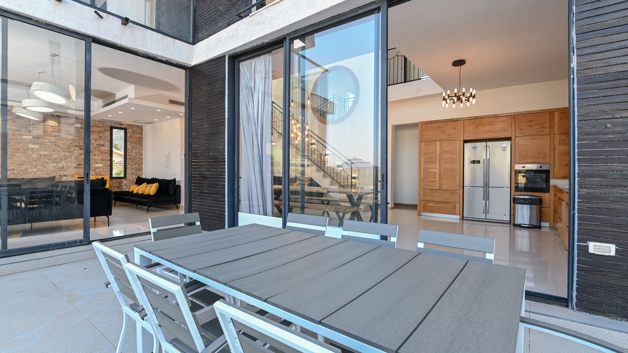 Photo of Patio Balcony in Migdal