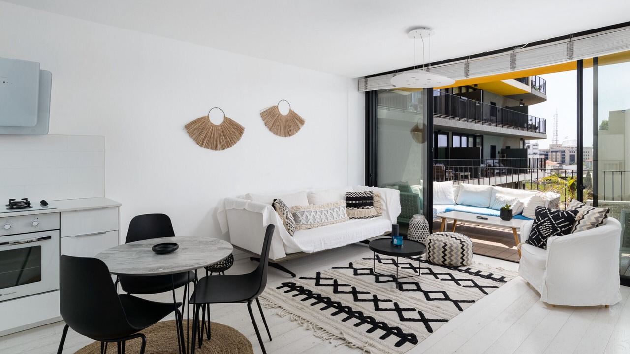 Photo of Livingroom in American Colony