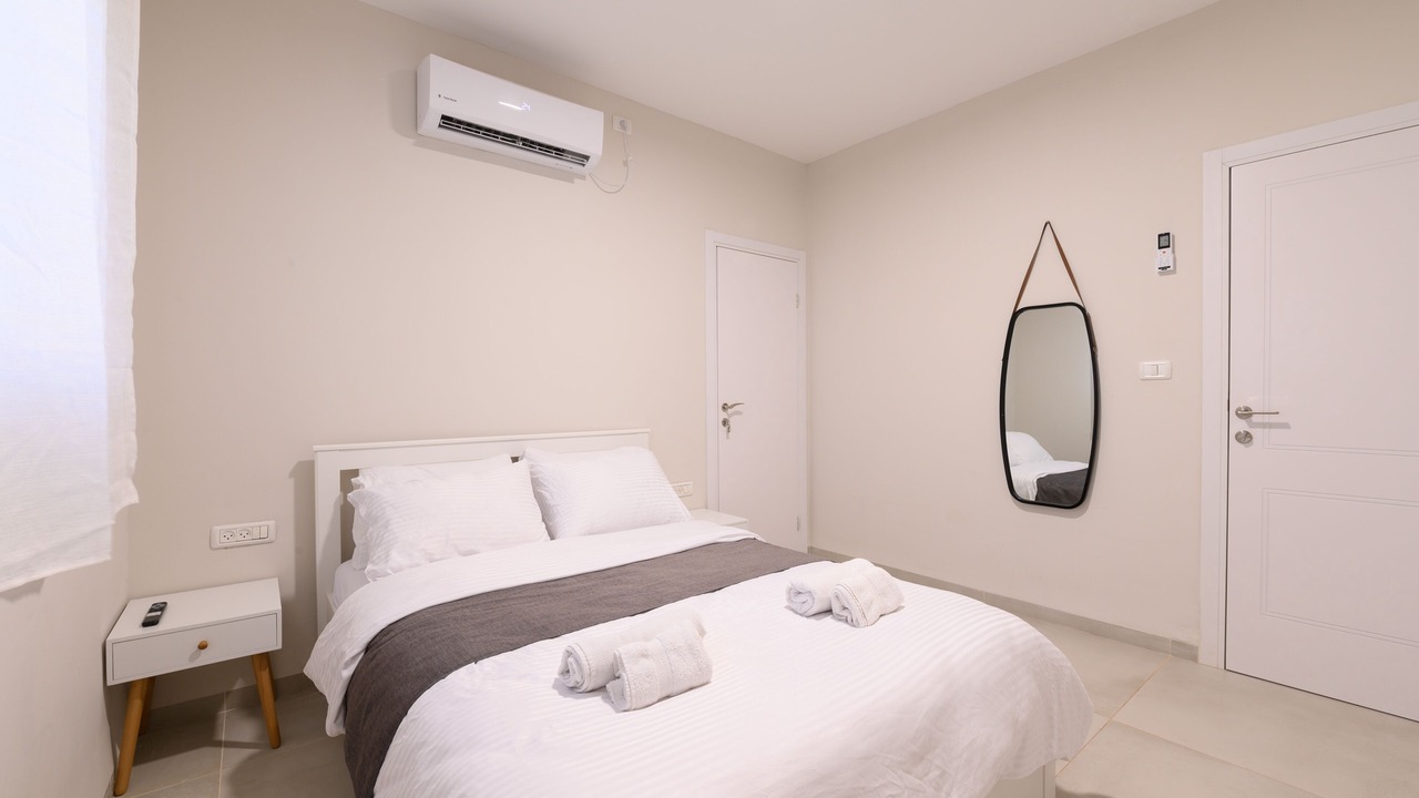 Photo of Bedroom in Shadmot Dvora