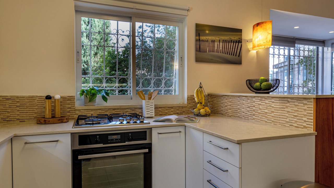 Photo of Kitchen in Emek Refaim