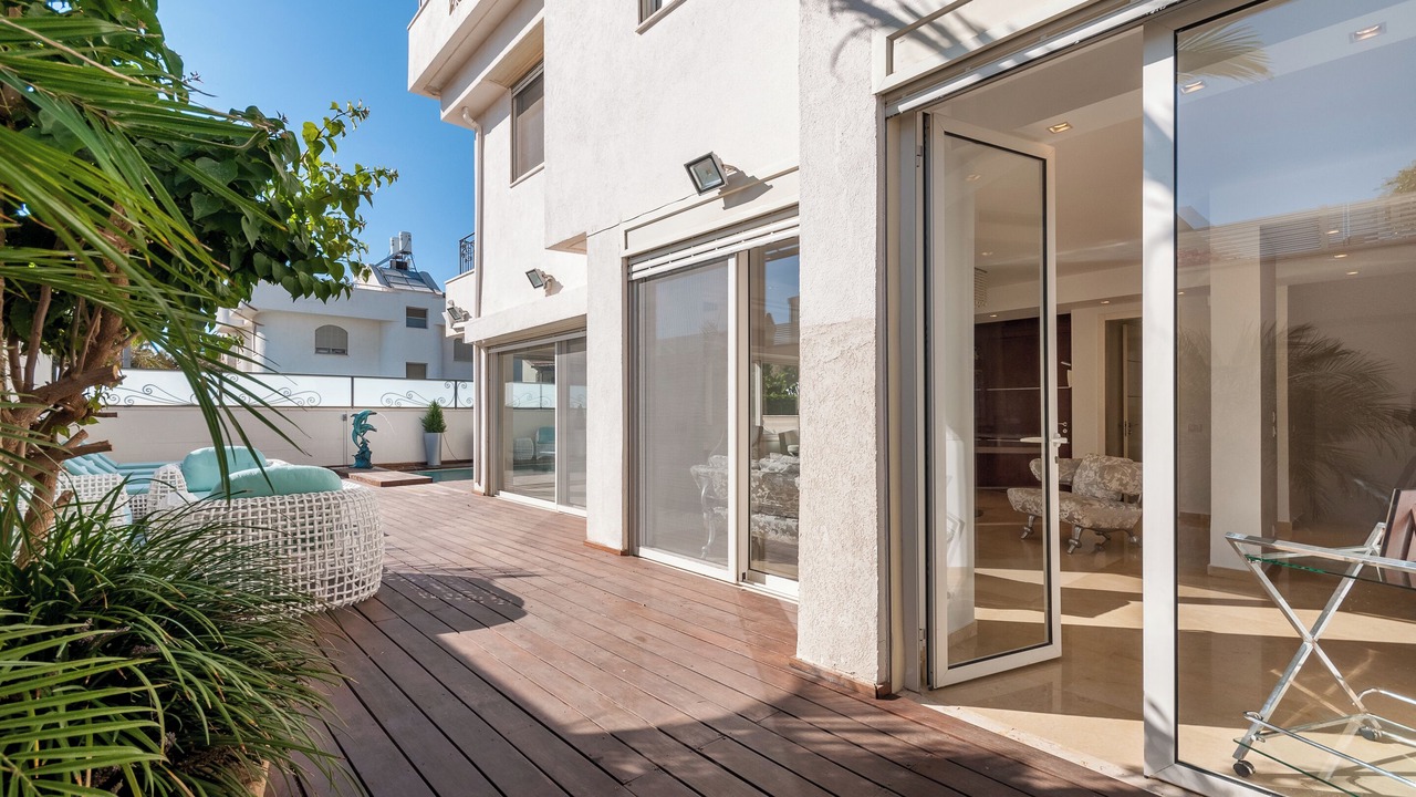 Photo of Patio Balcony in Herzliya Pituach