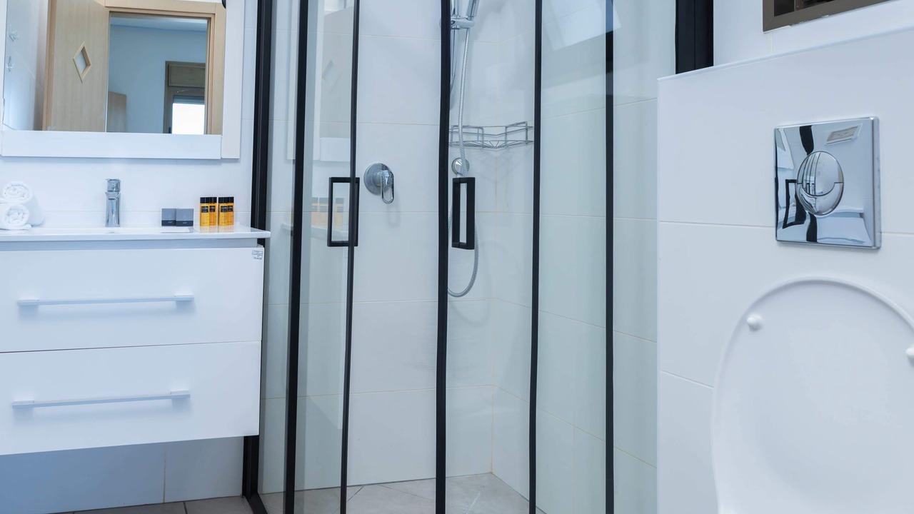 Photo of Bathroom in Rishon LeTsiyon