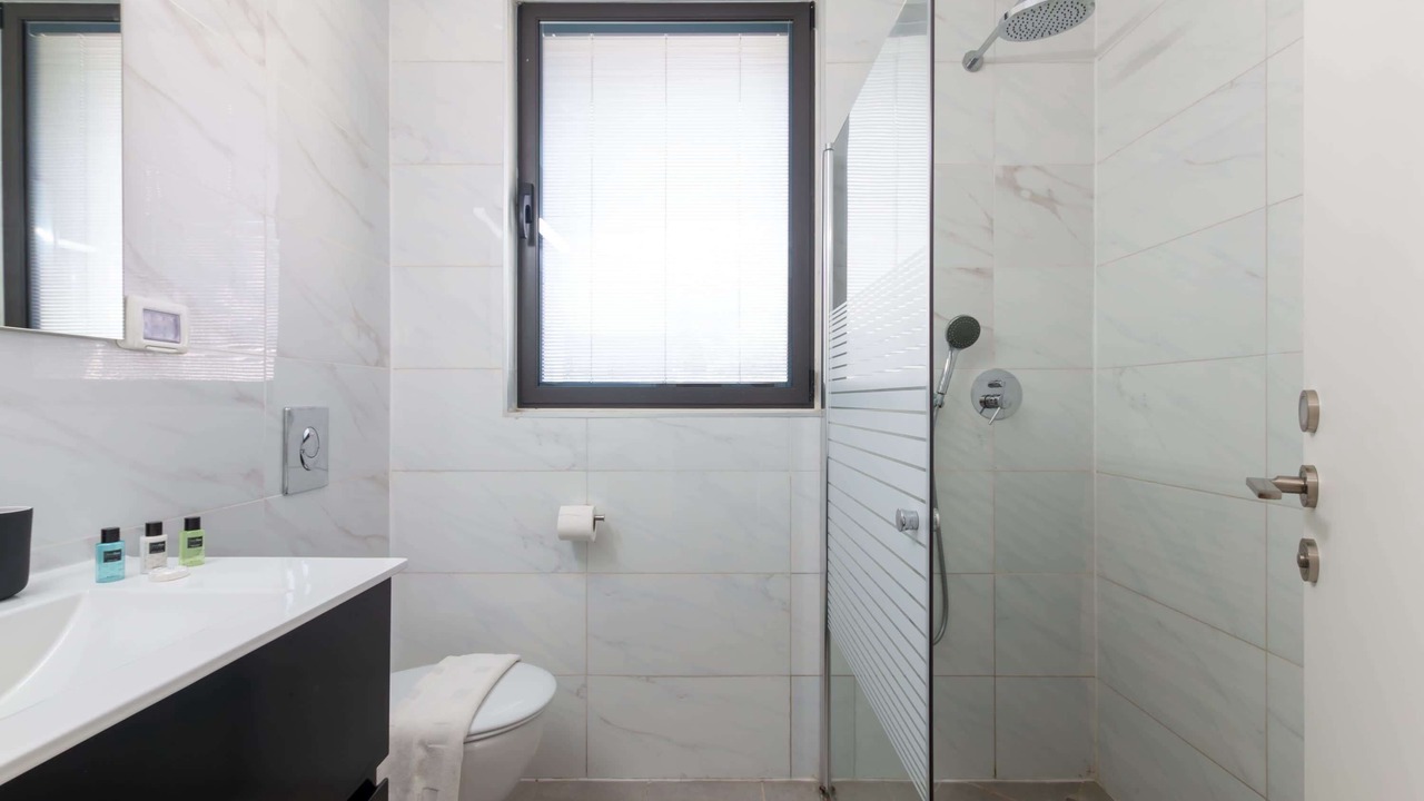 Photo of Bathroom in Kerem HaTeimanim