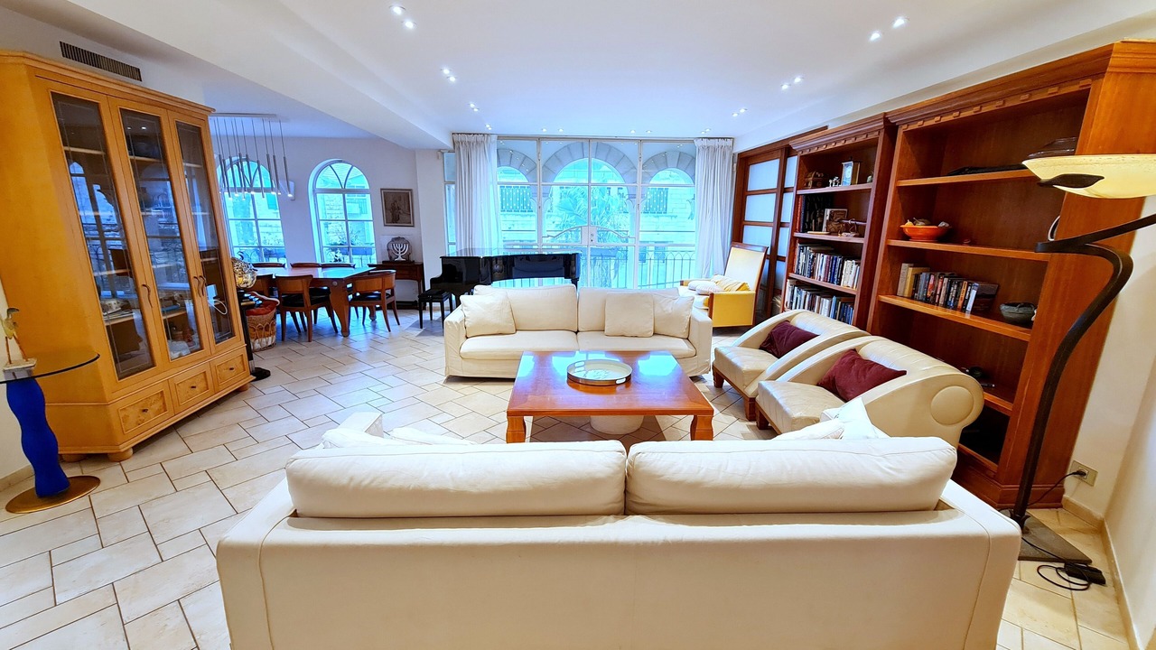 Photo of Livingroom in Mamilla