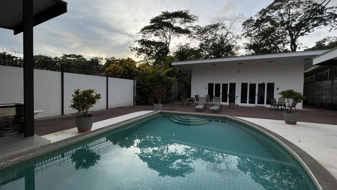 Photo of Outdoor in Barrio Ricos y Famosos