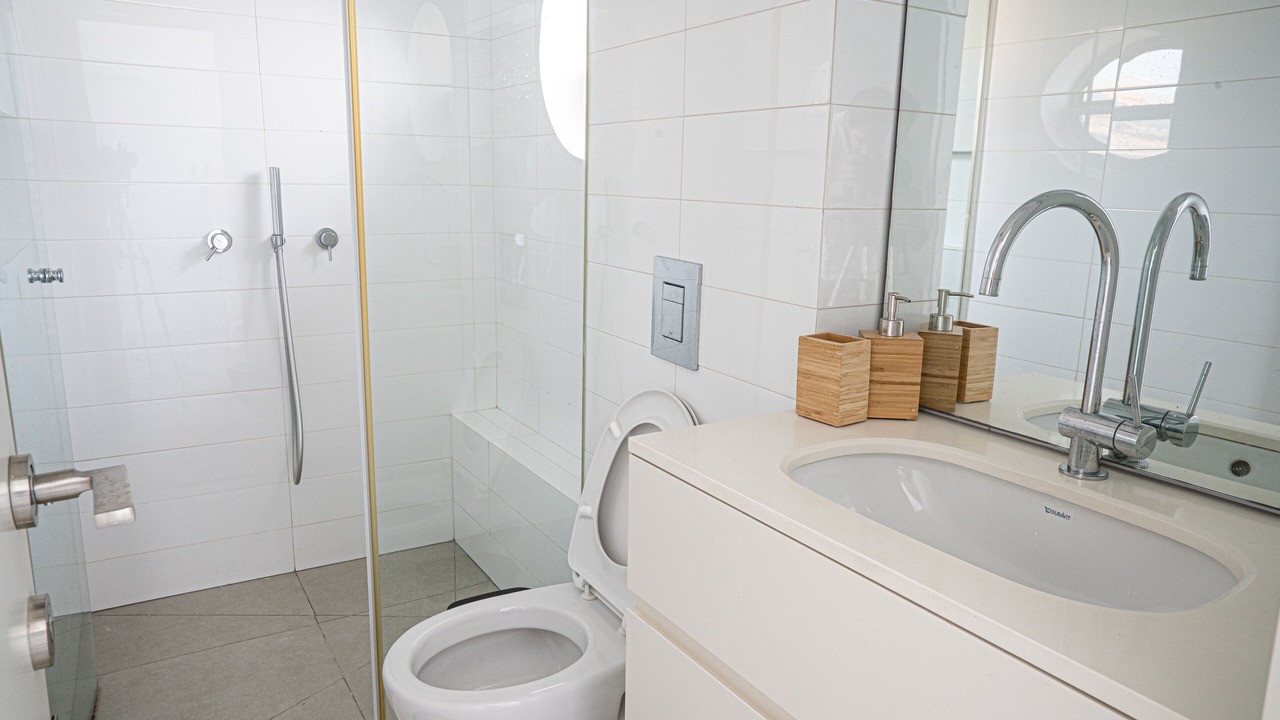 Photo of Bathroom in Tel Aviv Promenade