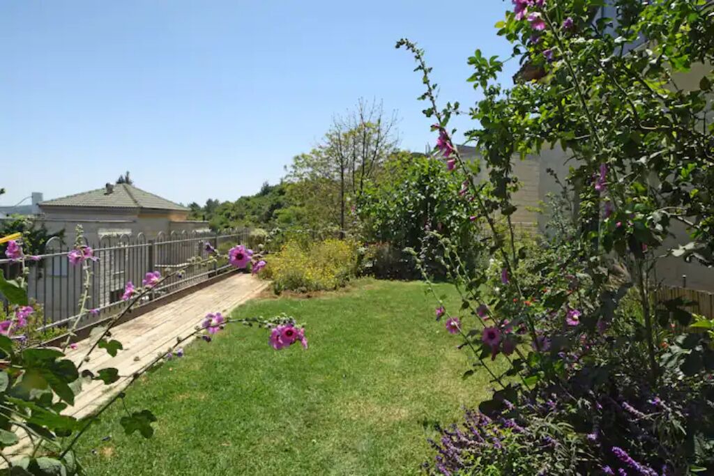 Photo of Outdoor in Shoresh