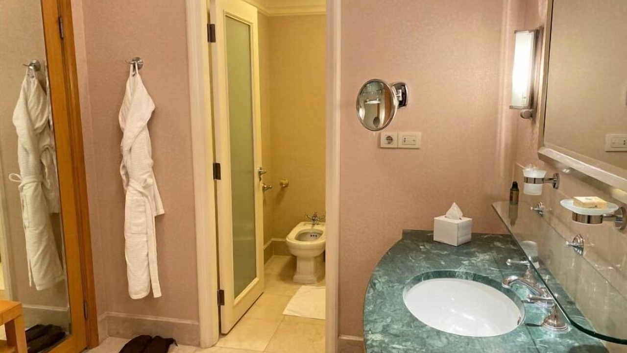 Photo of Bathroom in Garden City