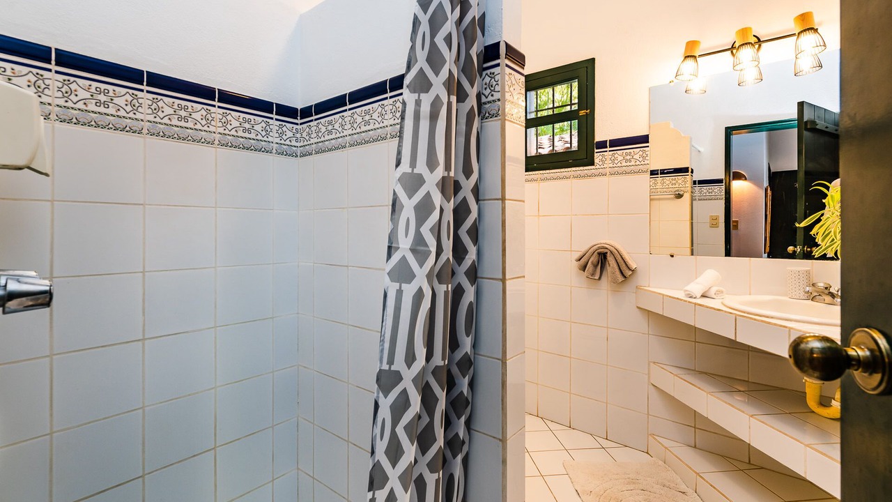 Photo of Bathroom in Palm Beach Estates