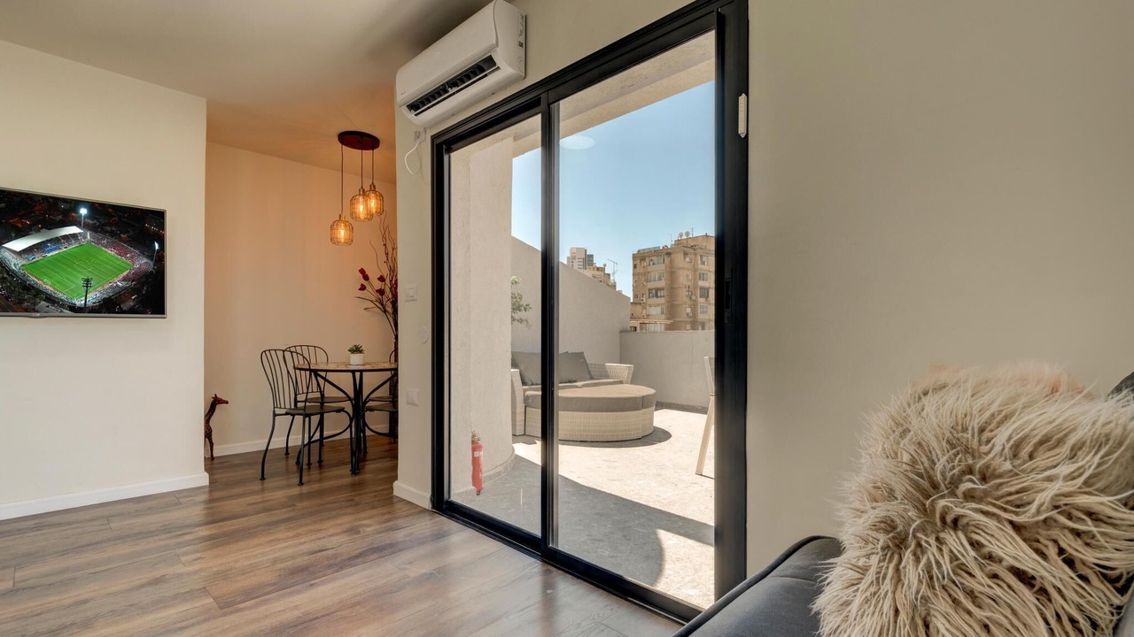 Photo of Livingroom in Ramat Gan