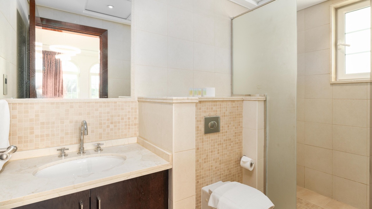 Photo of Bathroom in Jumeirah Park