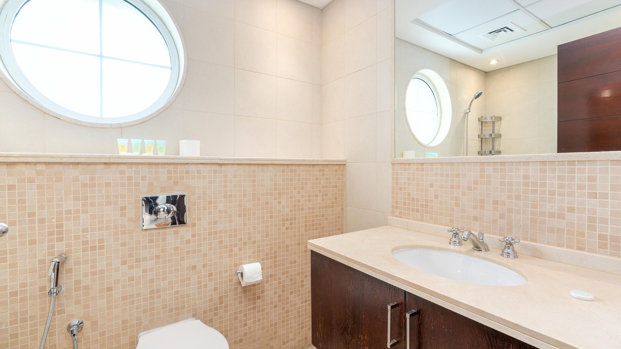Photo of Bathroom in Jumeirah Park