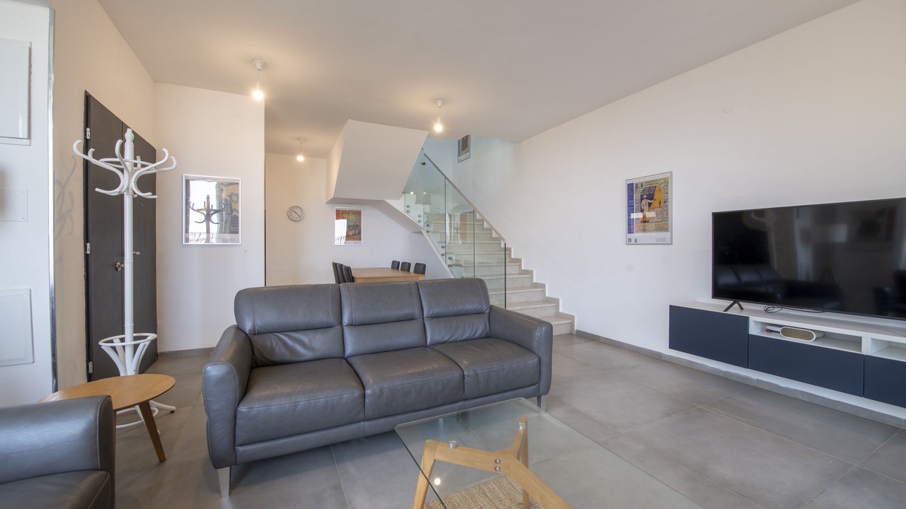 Photo of Livingroom in Holon