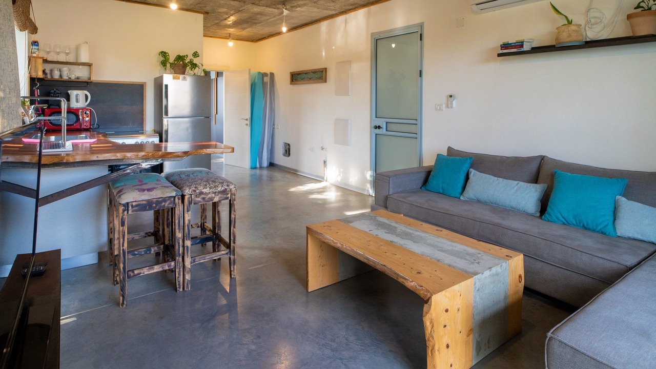 Photo of Livingroom in She'ar Yashuv