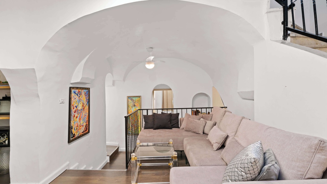 Photo of Livingroom in Mahane Israel
