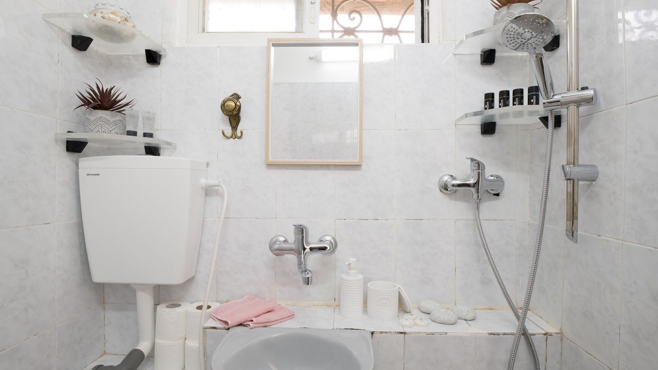Photo of Bathroom in German Colony