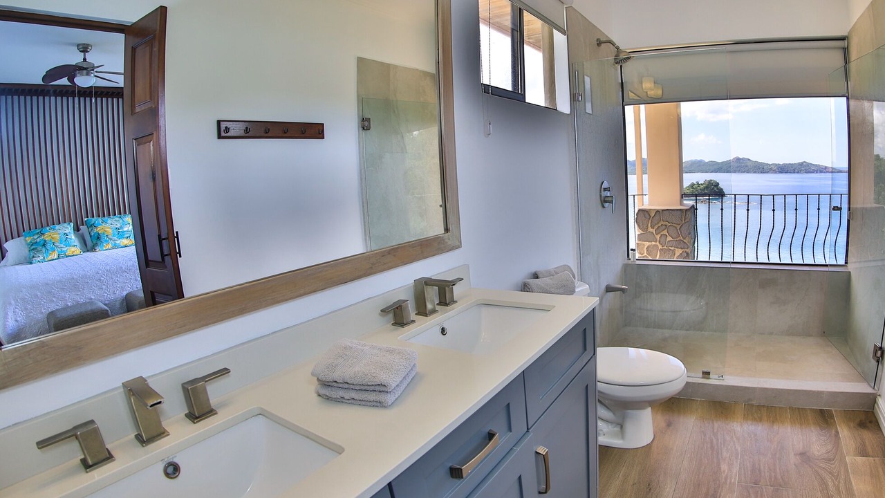 Photo of Bathroom in Playa Flamingo