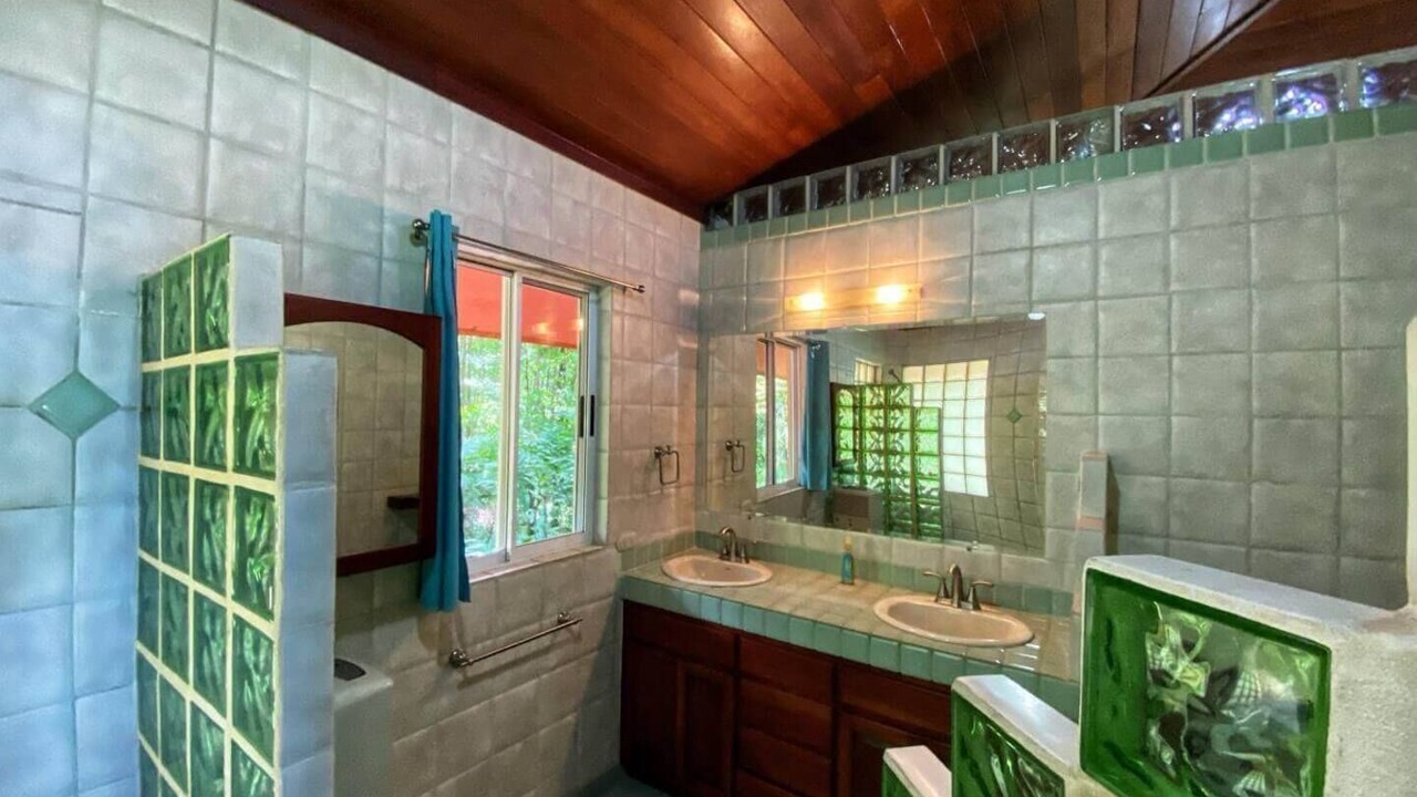 Photo of Bathroom in Ballena