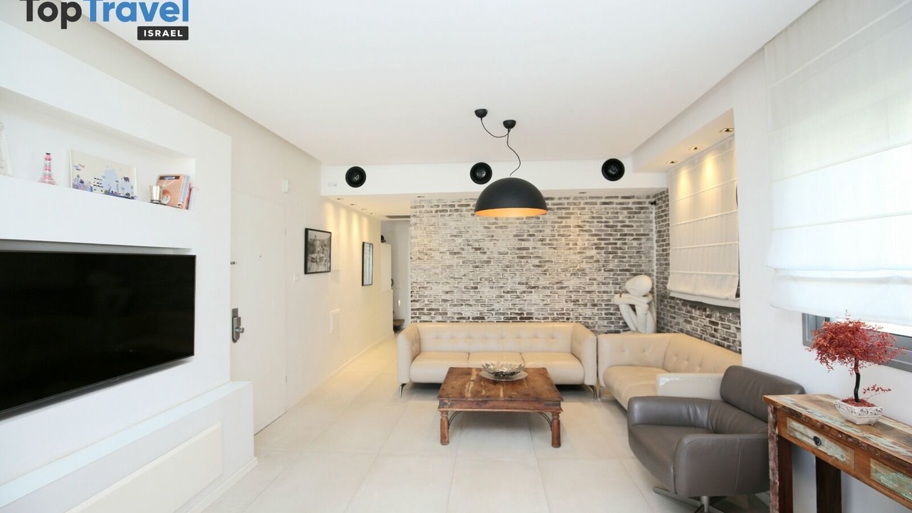 Photo of Livingroom in Kerem HaTeimanim