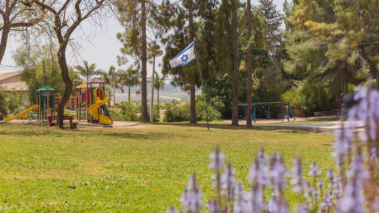 Photo of Others in Tal Shahar