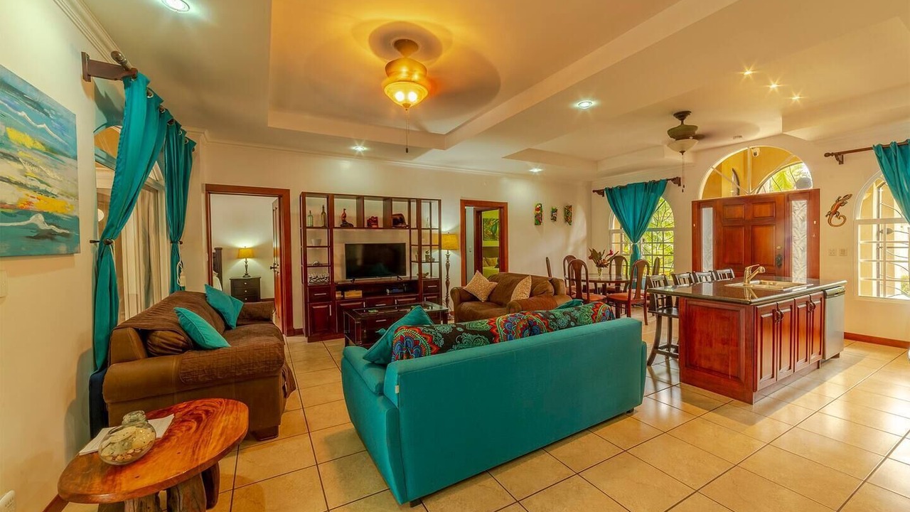 Photo of Livingroom in Central Pacific Coast
