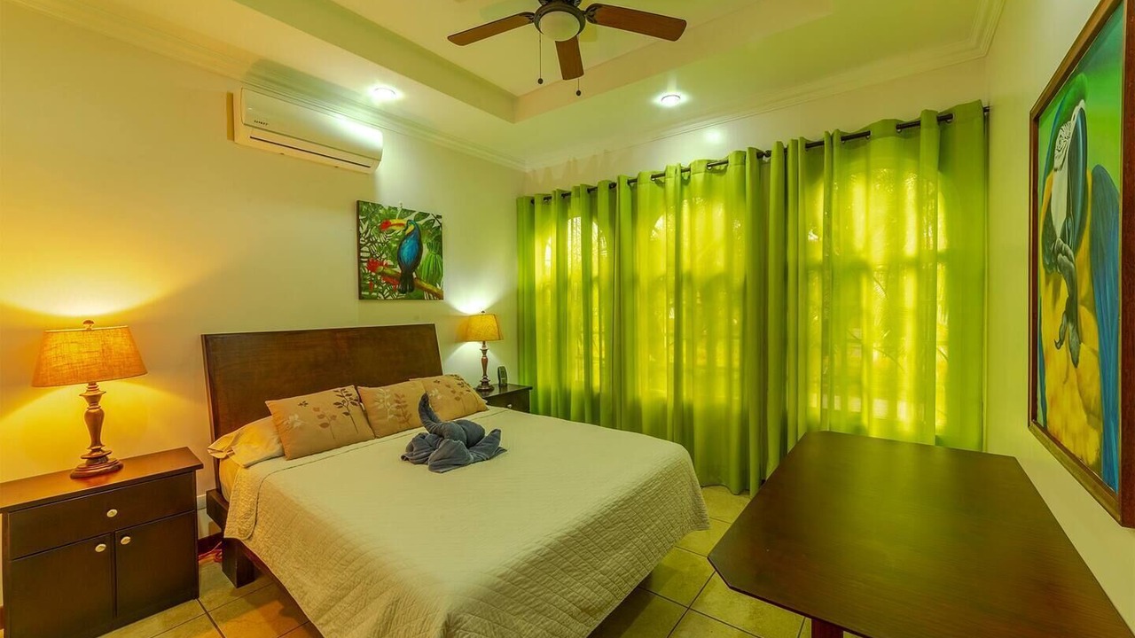 Photo of Bedroom in Central Pacific Coast