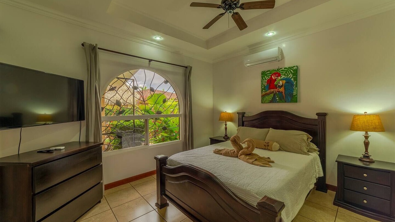 Photo of Bedroom in Central Pacific Coast
