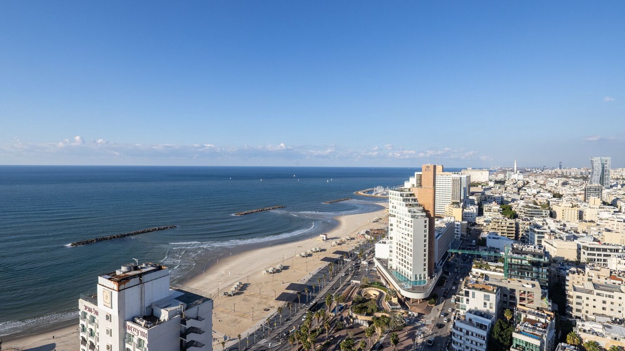 Photo of Others in Tel Aviv Promenade