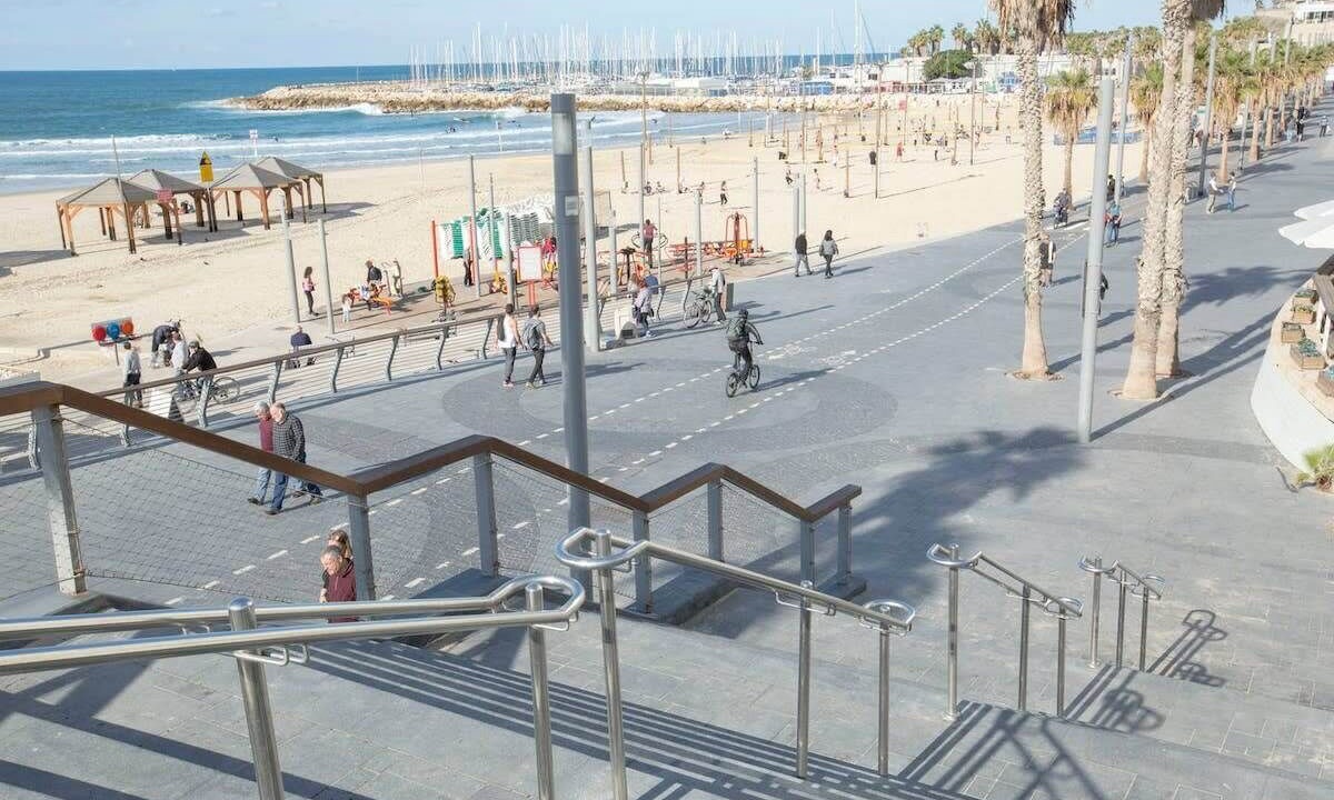 Photo of Others in Tel Aviv Promenade