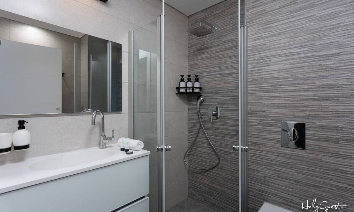 Photo of Bathroom in Kerem HaTeimanim