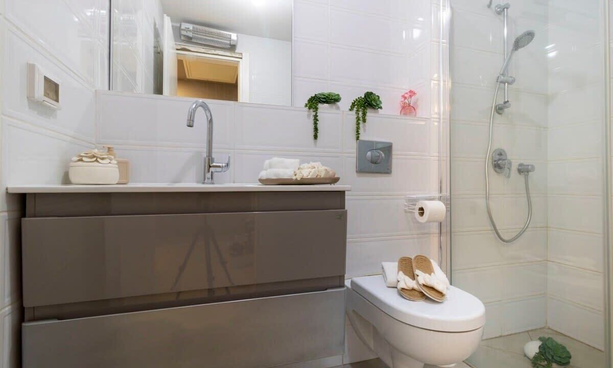 Photo of Bathroom in Jerusalem City Centre