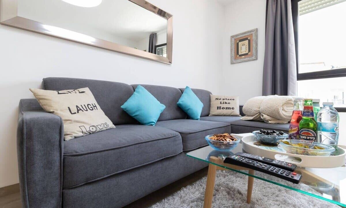 Photo of Livingroom in Mamilla
