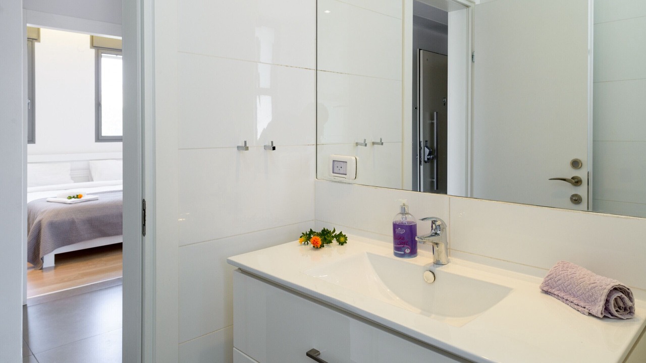 Photo of Bathroom in Tel Aviv Promenade