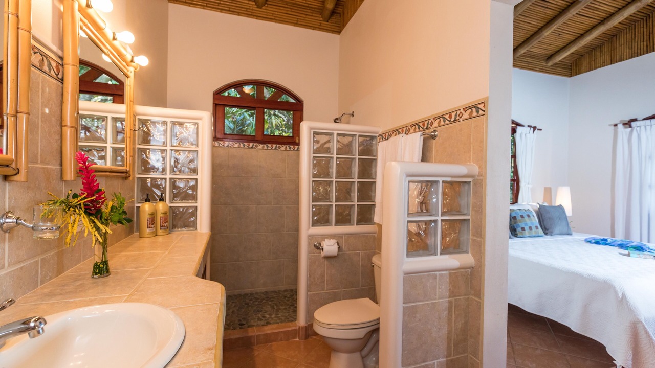 Photo of Bathroom in Dominical