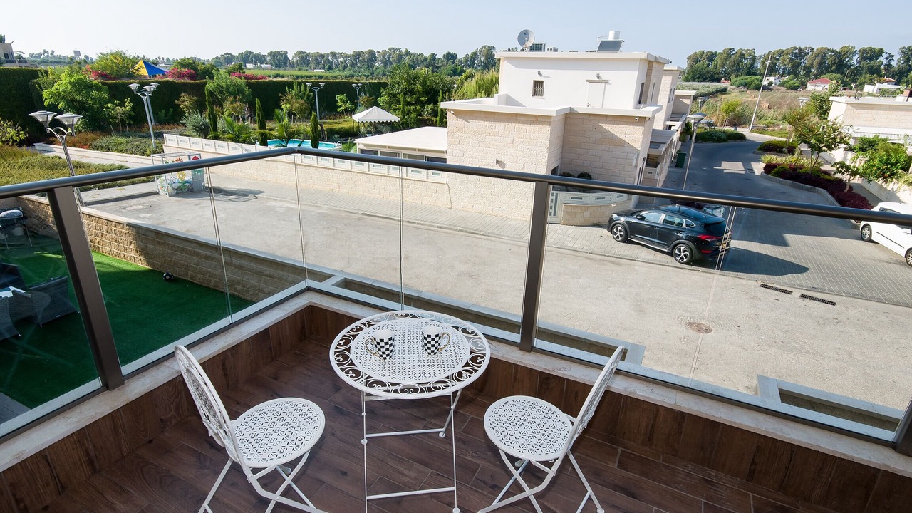 Photo of Outdoor in Acre
