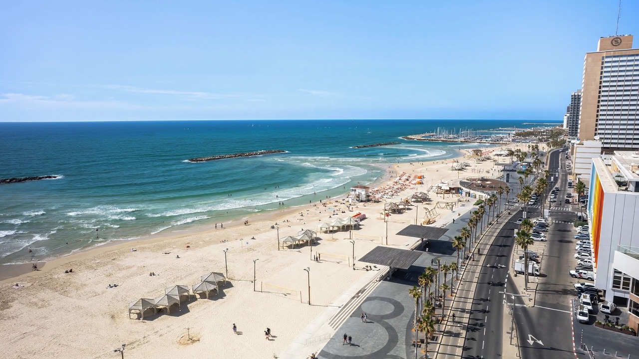 Photo of Others in Tel Aviv Promenade