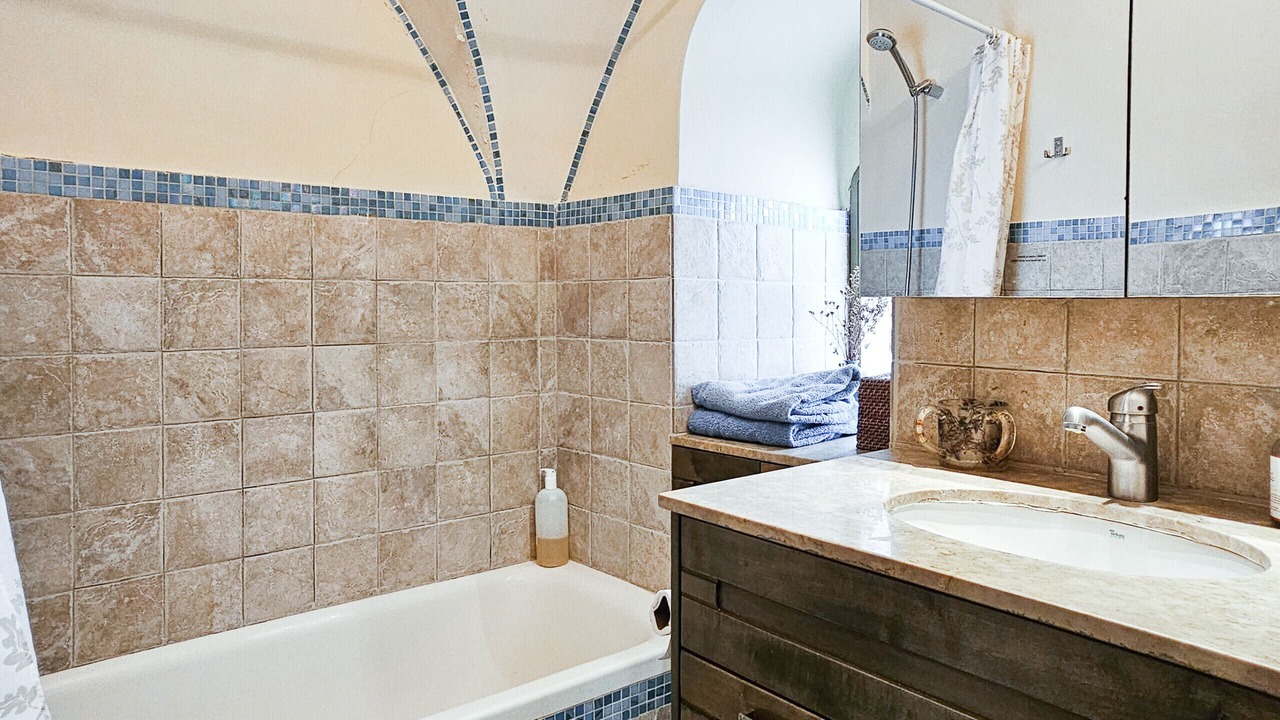 Photo of Bathroom in Old City