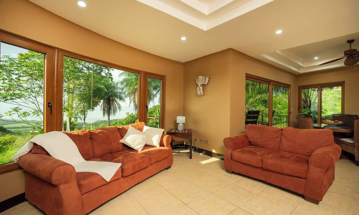 Photo of Livingroom in Jaco