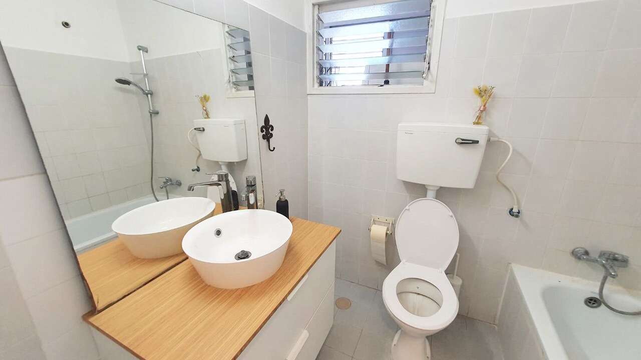 Photo of Bathroom in Ra'ananna