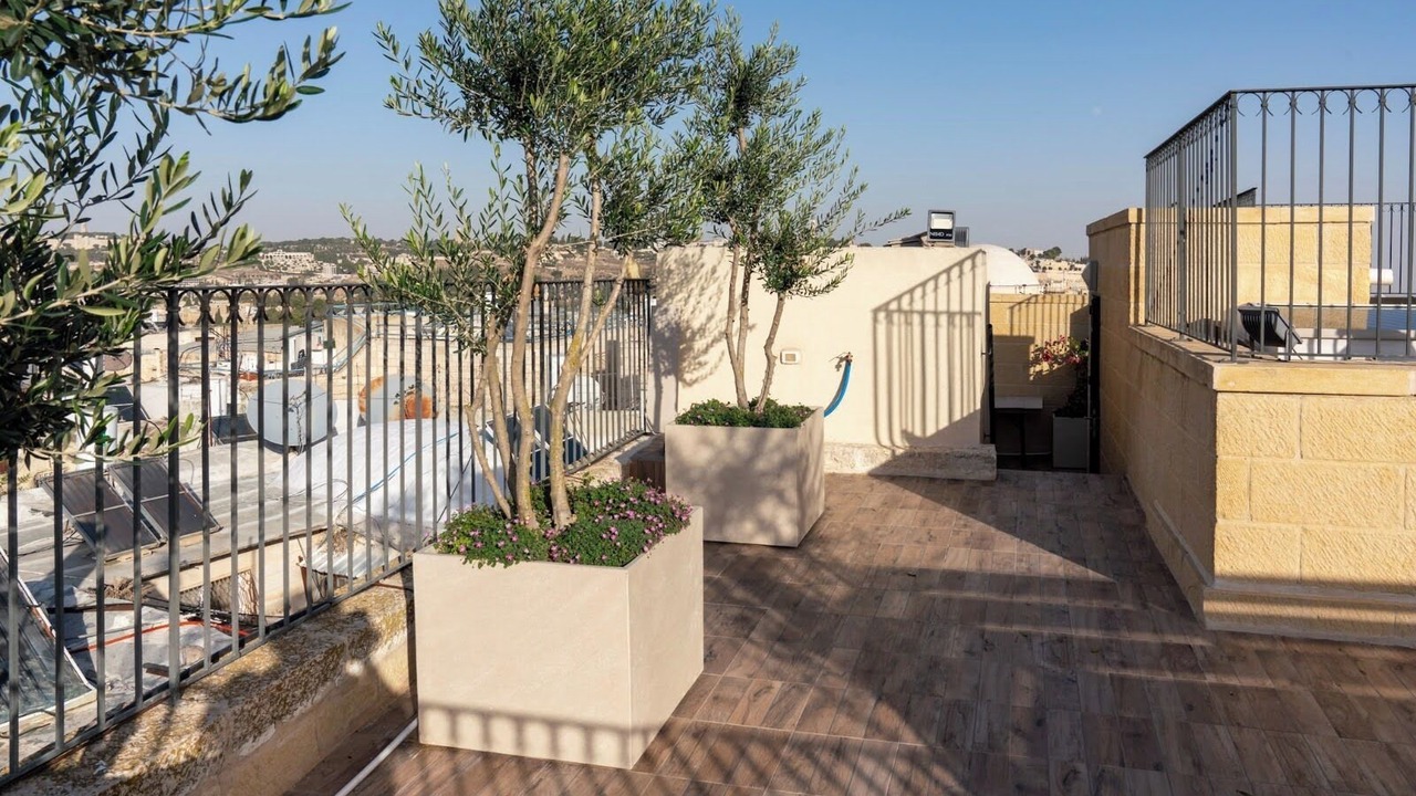 Photo of Patio Balcony in Old City