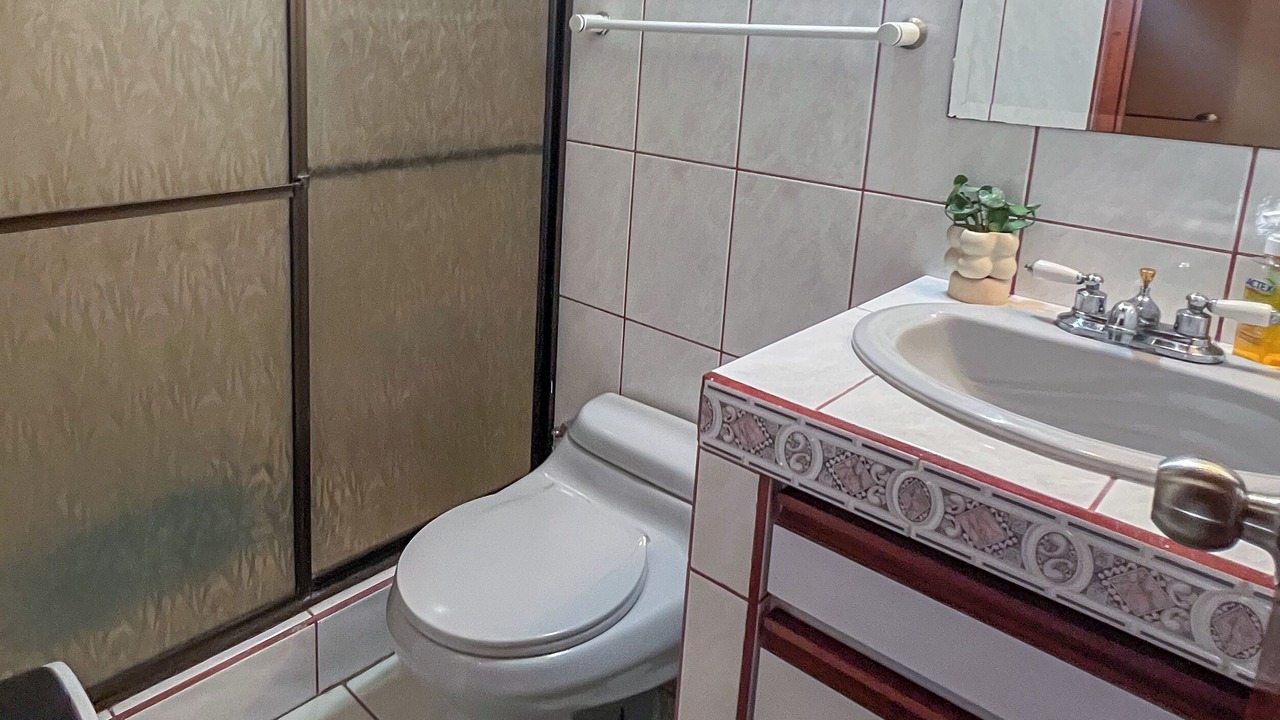 Photo of Bathroom in Daniel Flores