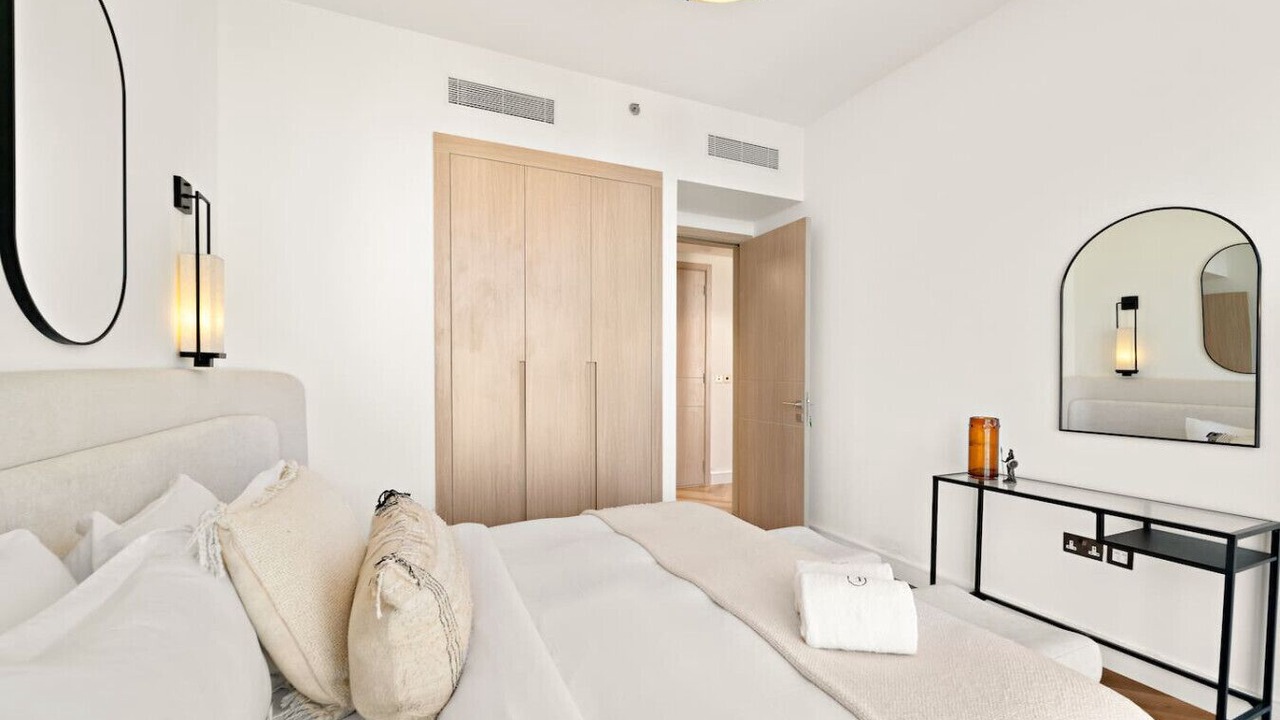Photo of Bedroom in Mina Al Arab
