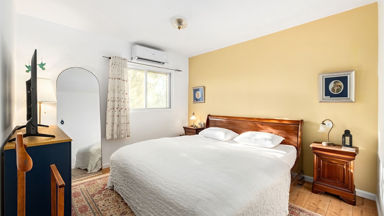 Photo of Bedroom in Ein Karem