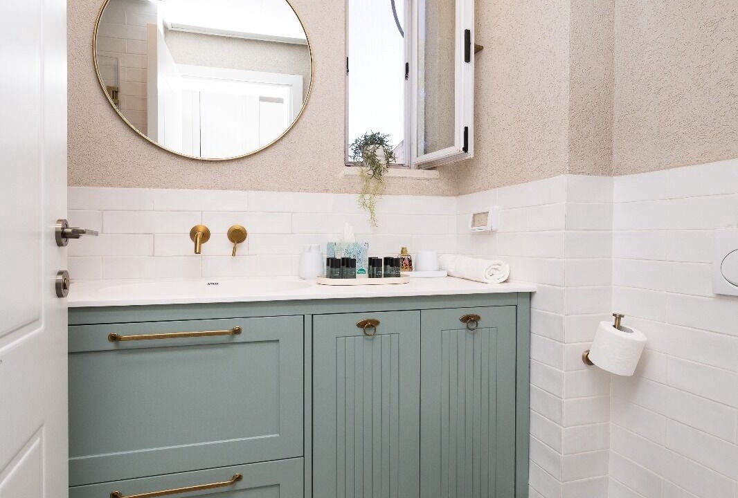 Photo of Bathroom in Katamon
