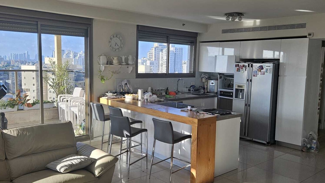 Photo of Livingroom in Holon