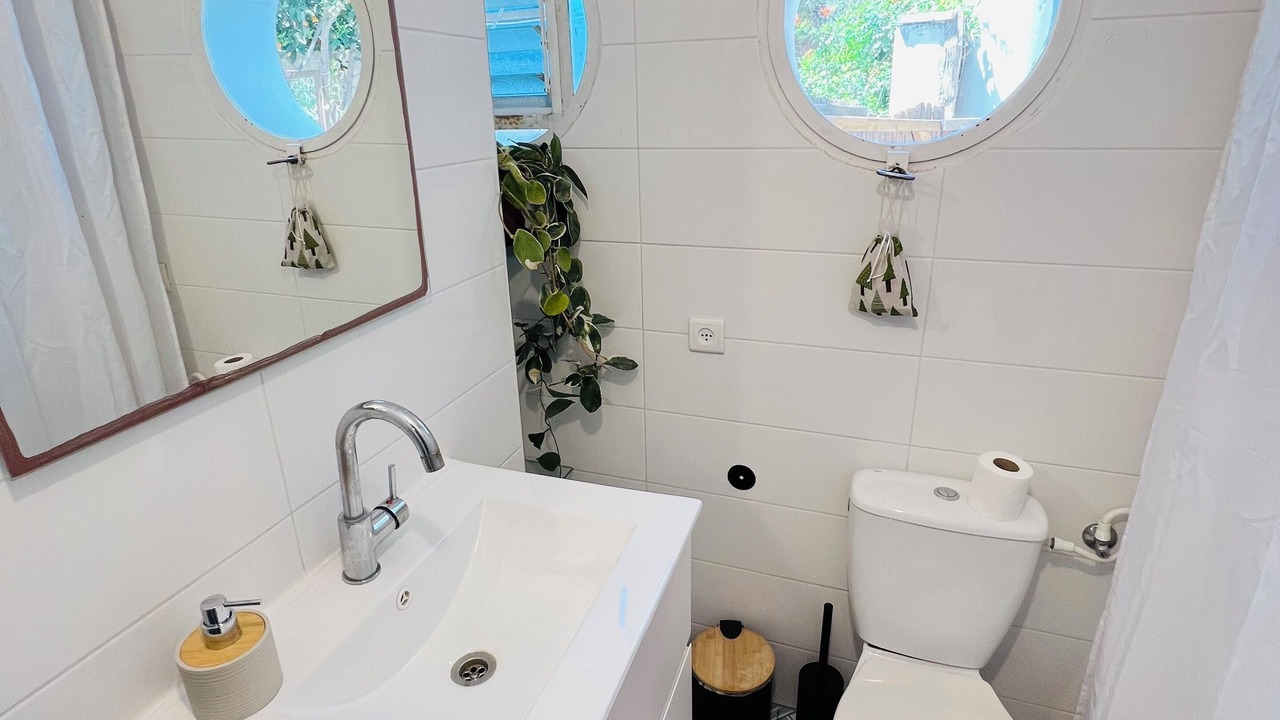 Photo of Bathroom in Zikhron Ya'aqov