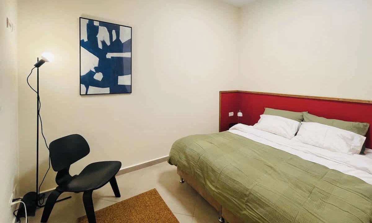 Photo of Bedroom in Nachlaot